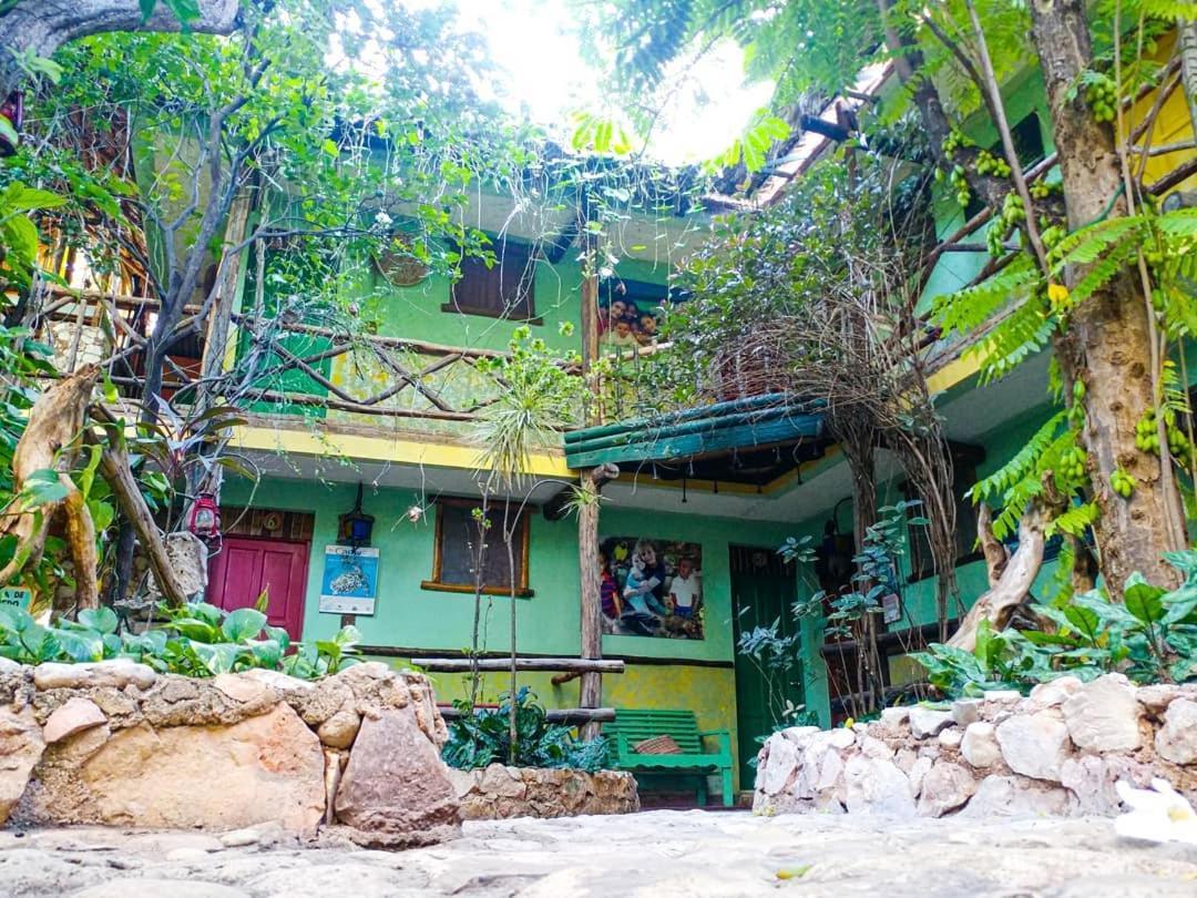 بدرنالس Hostal Dona Chava المظهر الخارجي الصورة